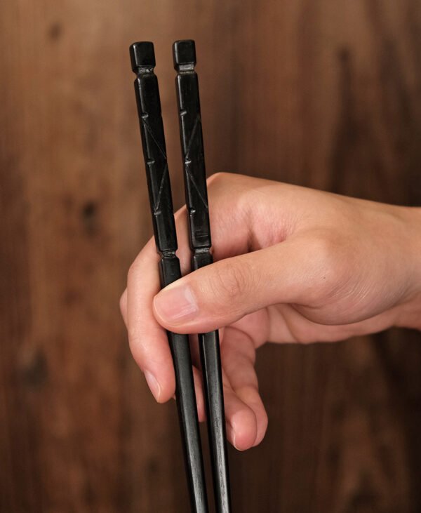 Black bamboo chopsticks - Image 2
